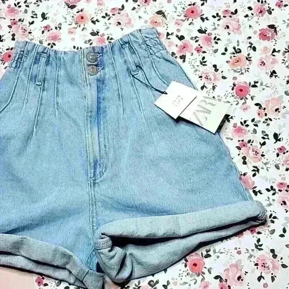 Zara High Rise Denim Shorts - Picture 2 of 4